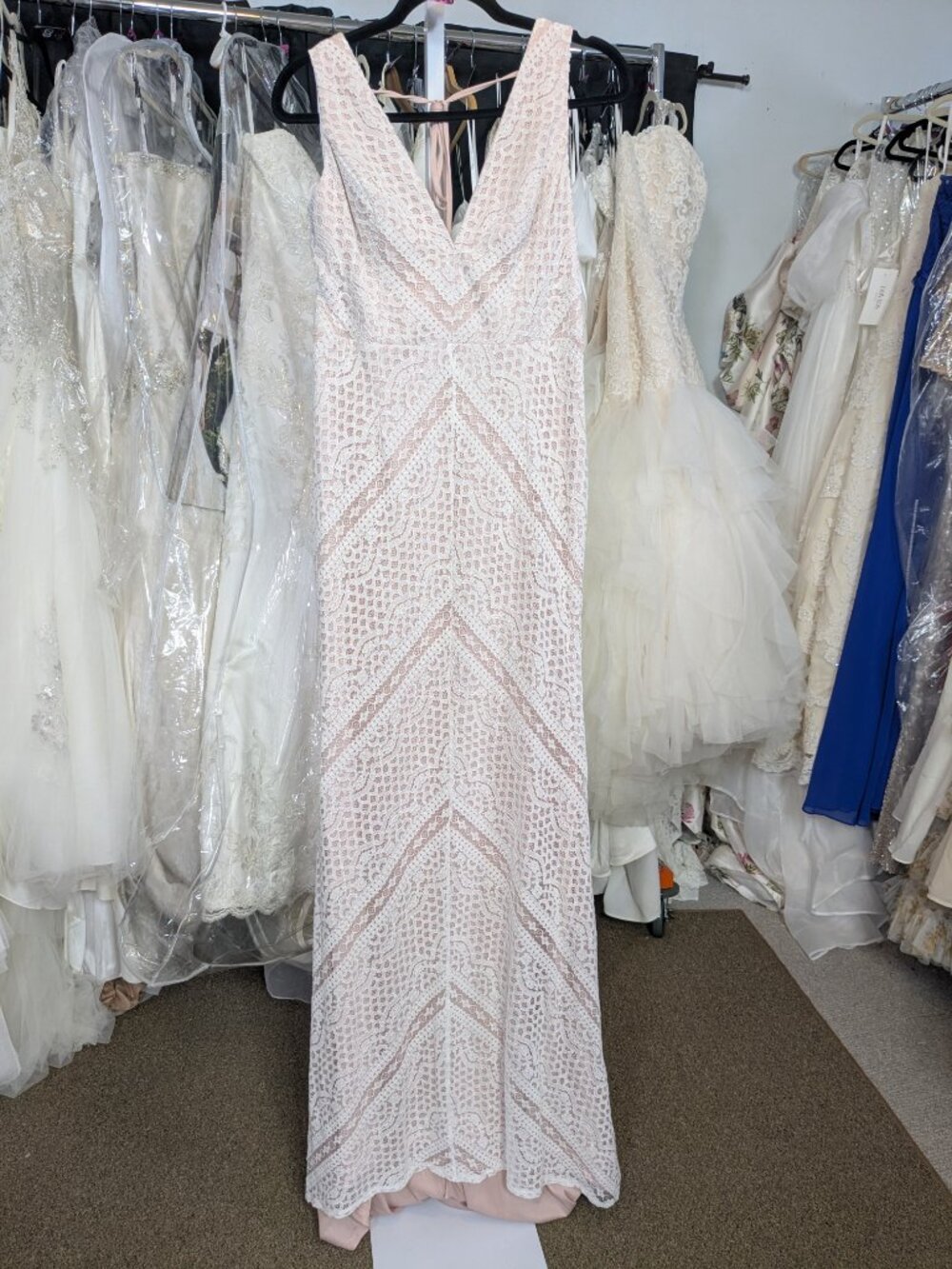 NWT Blush Ivory Lace Boho Mermaid Wedding Dress L - Picture 6 of 11